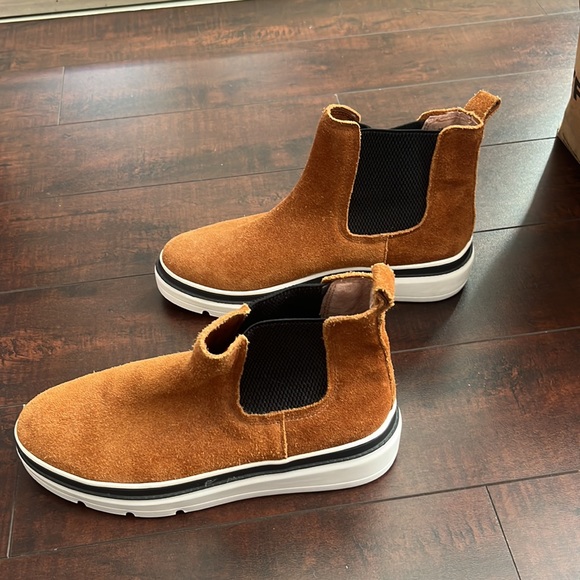 ❌SOLD❌ NWT Steven New York Suede Platform Boots - Picture 3 of 7